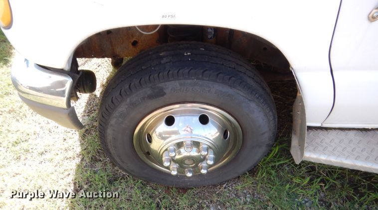 image for item HB9317 1995 Ford Econoline E350  ambulance