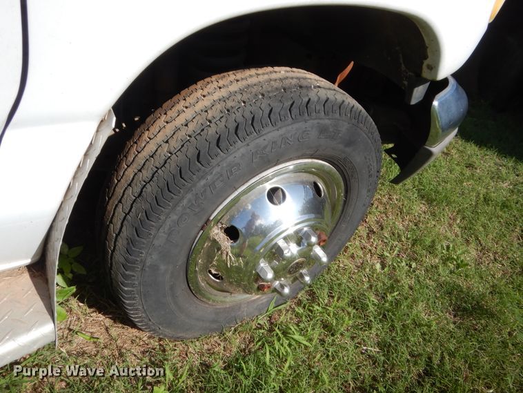 image for item HB9317 1995 Ford Econoline E350  ambulance