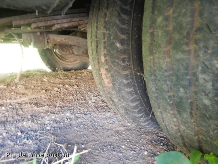 image for item HB9317 1995 Ford Econoline E350  ambulance