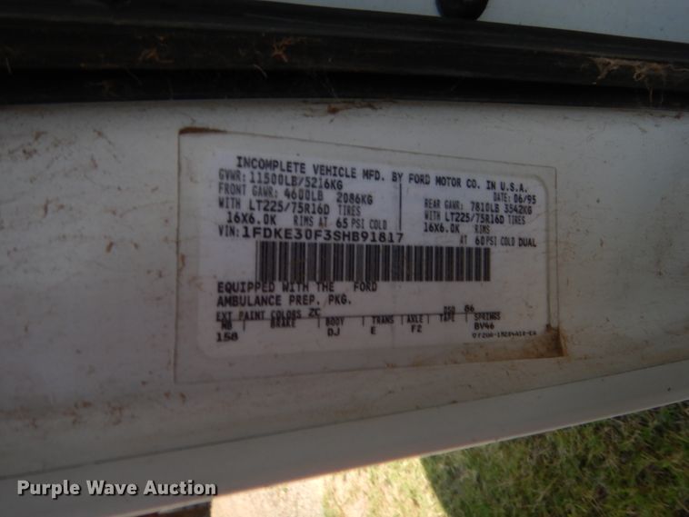 image for item HB9317 1995 Ford Econoline E350  ambulance