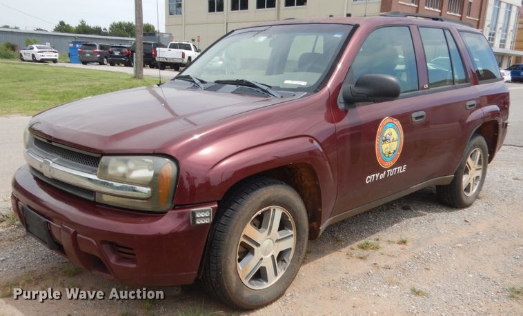 image for item HB9321 2004 Chevrolet TrailBlazer  SUV