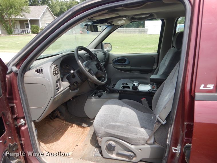 image for item HB9321 2004 Chevrolet TrailBlazer  SUV