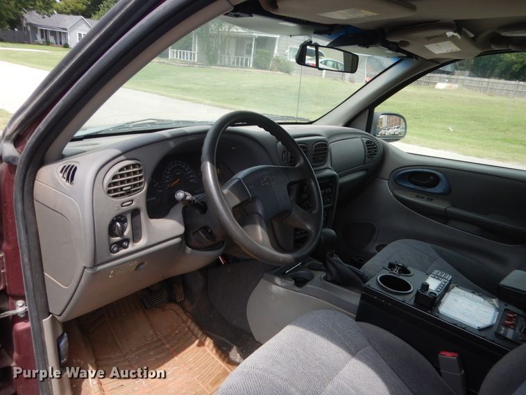 image for item HB9321 2004 Chevrolet TrailBlazer  SUV