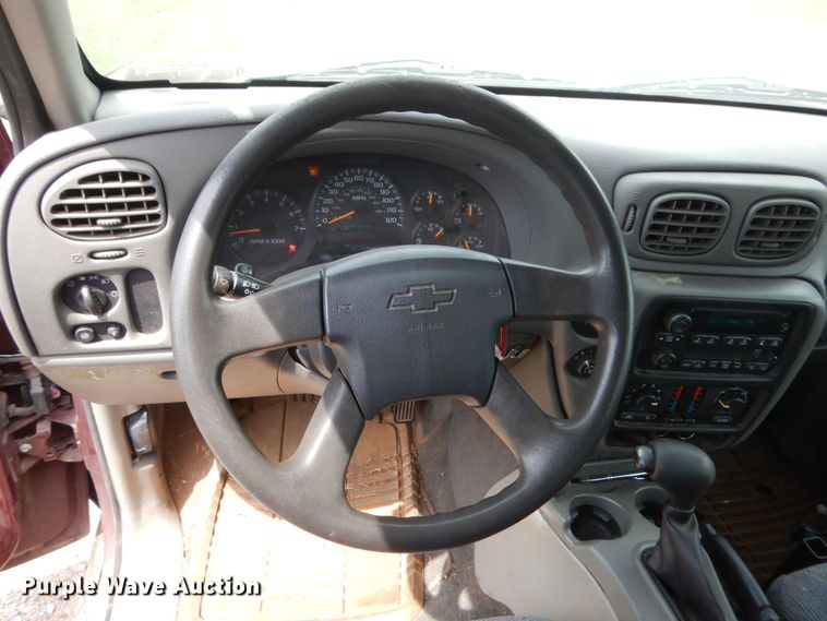 image for item HB9321 2004 Chevrolet TrailBlazer  SUV