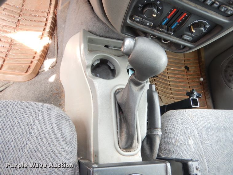 image for item HB9321 2004 Chevrolet TrailBlazer  SUV