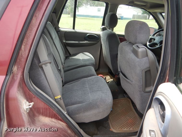 image for item HB9321 2004 Chevrolet TrailBlazer  SUV