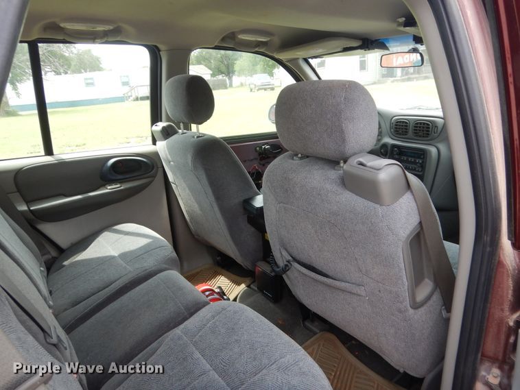 image for item HB9321 2004 Chevrolet TrailBlazer  SUV