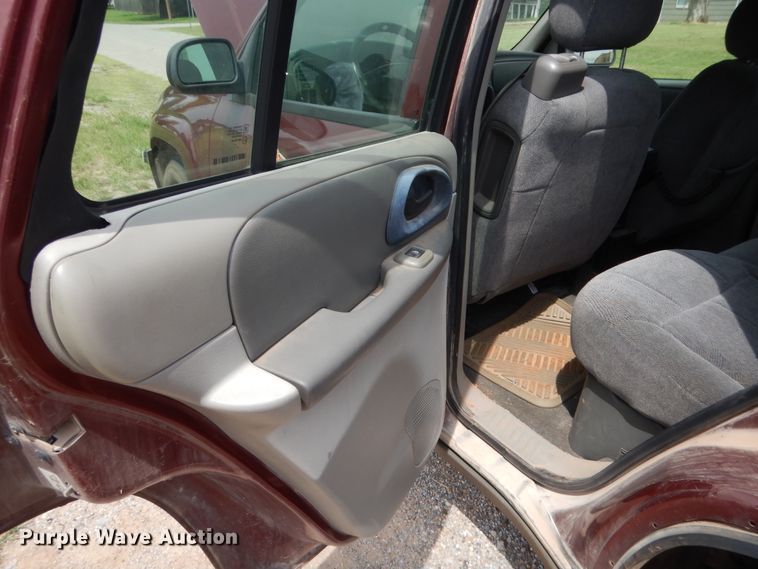 image for item HB9321 2004 Chevrolet TrailBlazer  SUV