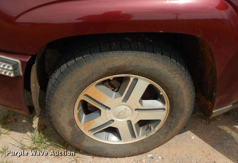 image for item HB9321 2004 Chevrolet TrailBlazer  SUV