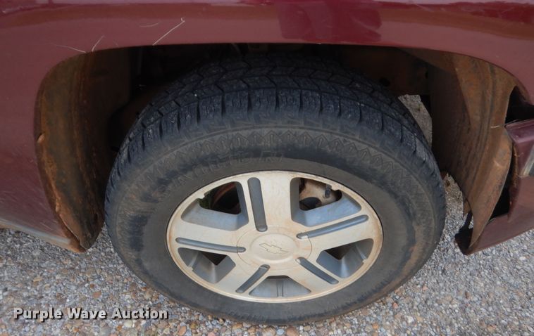 image for item HB9321 2004 Chevrolet TrailBlazer  SUV