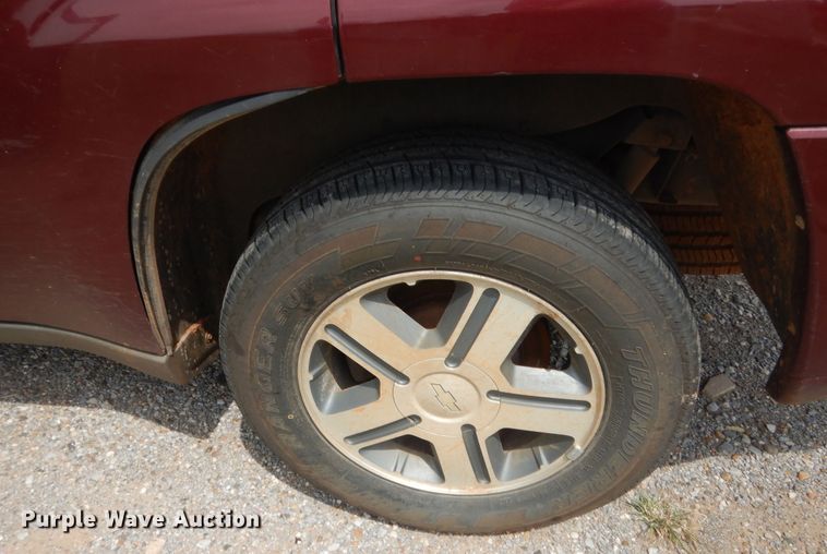 image for item HB9321 2004 Chevrolet TrailBlazer  SUV