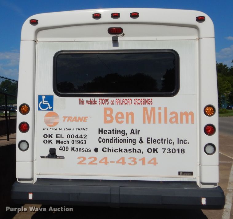 image for item HB9346 2009 Ford E350 Super Duty  shuttle bus