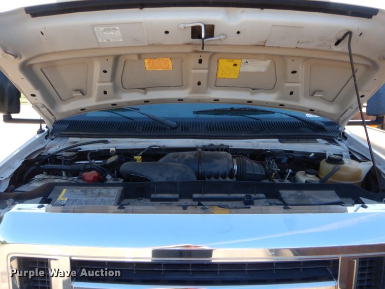 image for item HB9346 2009 Ford E350 Super Duty  shuttle bus