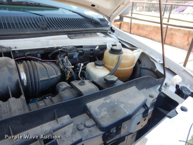 image for item HB9346 2009 Ford E350 Super Duty  shuttle bus