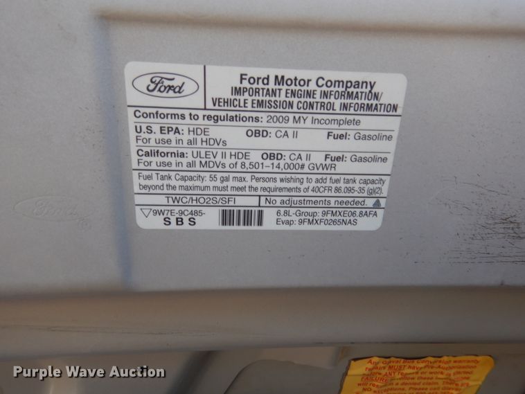 image for item HB9346 2009 Ford E350 Super Duty  shuttle bus