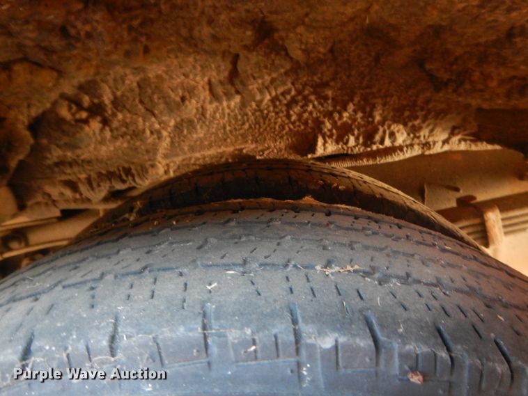 image for item HB9346 2009 Ford E350 Super Duty  shuttle bus