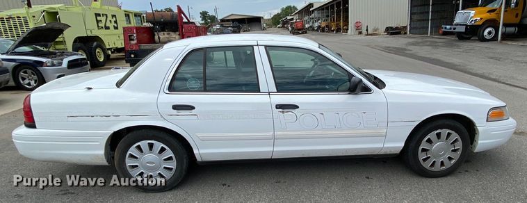 image for item HG9216 2009 Ford Crown Victoria Police Interceptor