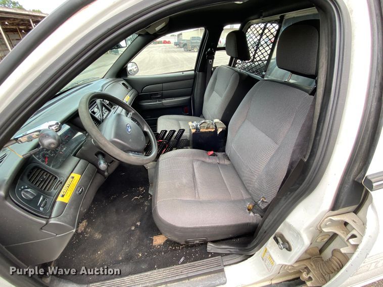 image for item HG9216 2009 Ford Crown Victoria Police Interceptor