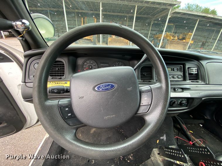 image for item HG9216 2009 Ford Crown Victoria Police Interceptor