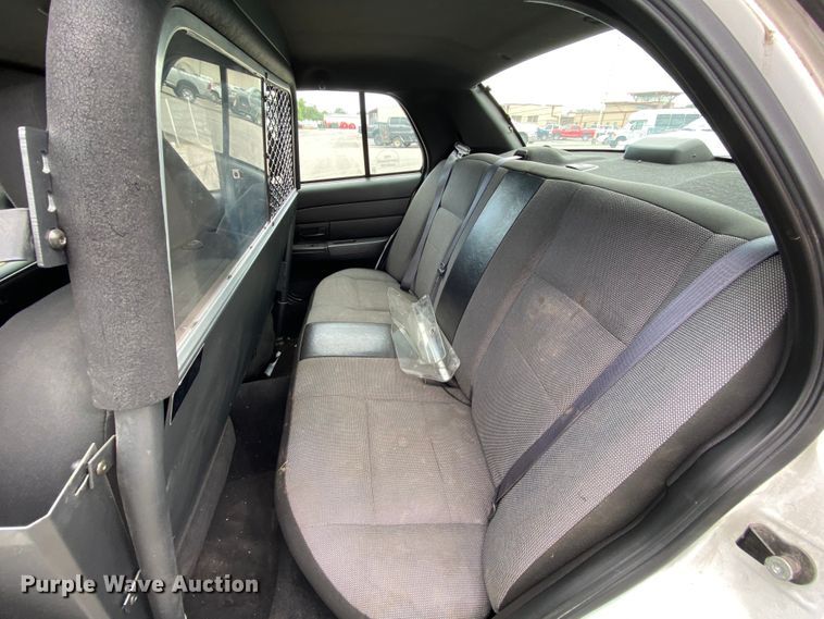 image for item HG9216 2009 Ford Crown Victoria Police Interceptor