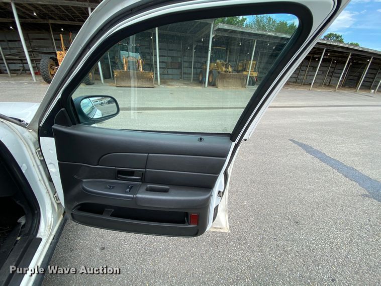 image for item HG9216 2009 Ford Crown Victoria Police Interceptor