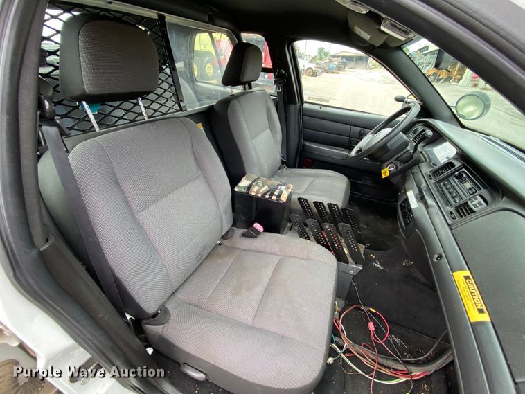 image for item HG9216 2009 Ford Crown Victoria Police Interceptor