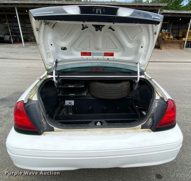 image for item HG9216 2009 Ford Crown Victoria Police Interceptor