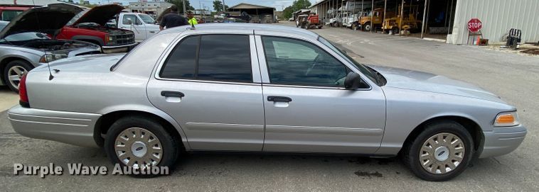 image for item HG9219 2005 Ford Crown Victoria Police Interceptor