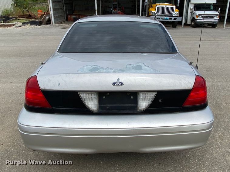 image for item HG9219 2005 Ford Crown Victoria Police Interceptor