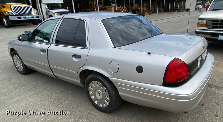 image for item HG9219 2005 Ford Crown Victoria Police Interceptor