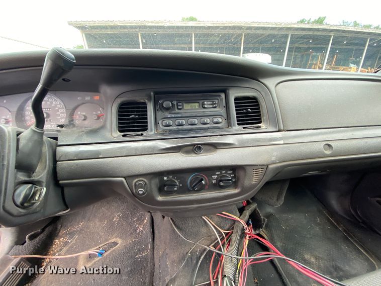 image for item HG9219 2005 Ford Crown Victoria Police Interceptor