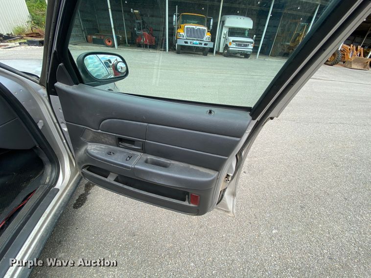 image for item HG9219 2005 Ford Crown Victoria Police Interceptor