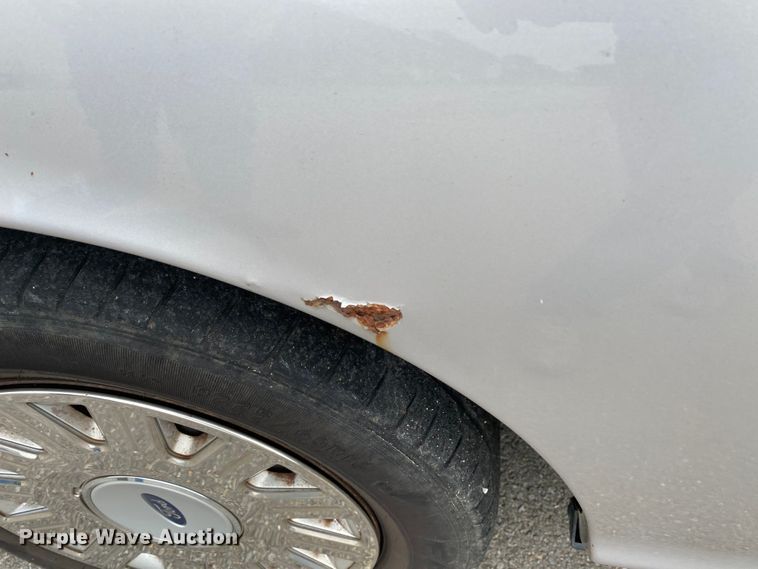 image for item HG9219 2005 Ford Crown Victoria Police Interceptor