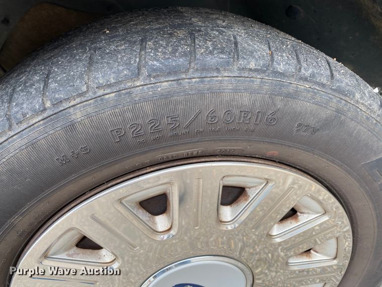 image for item HG9219 2005 Ford Crown Victoria Police Interceptor