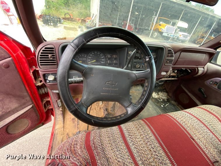 image for item HG9221 1997 Chevrolet Suburban K2500  SUV