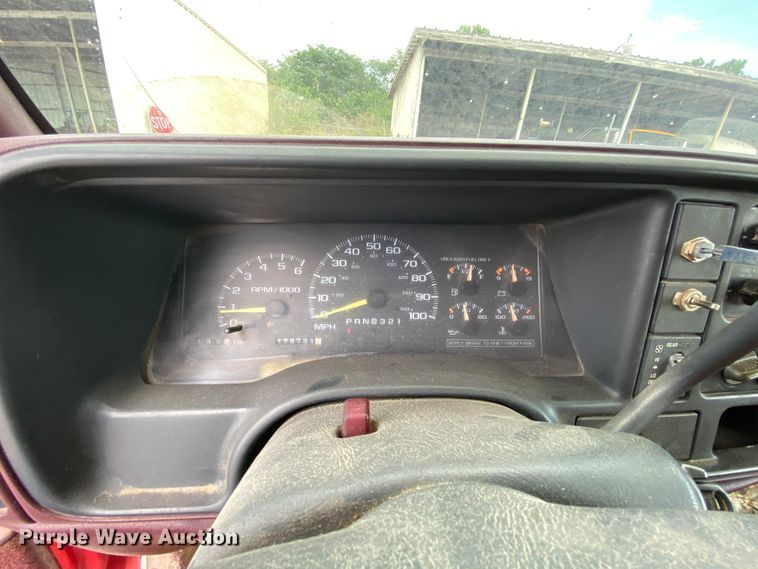 image for item HG9221 1997 Chevrolet Suburban K2500  SUV