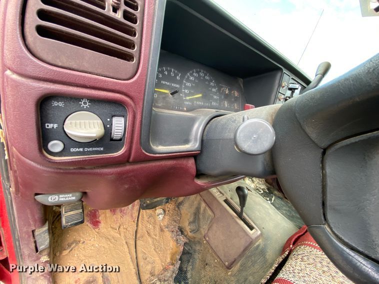 image for item HG9221 1997 Chevrolet Suburban K2500  SUV