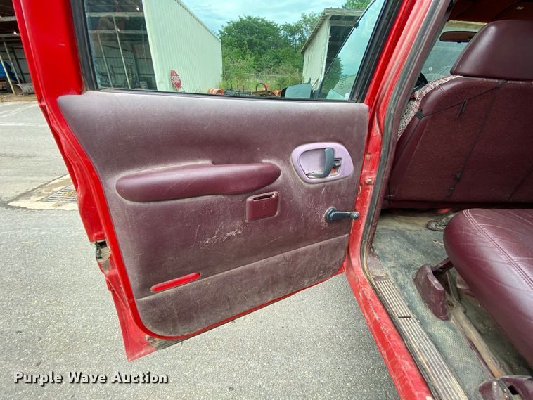 image for item HG9221 1997 Chevrolet Suburban K2500  SUV