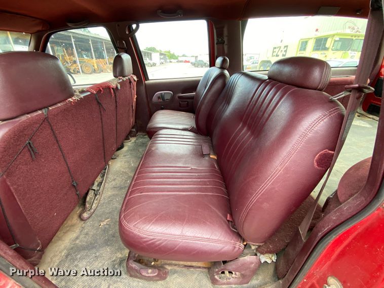 image for item HG9221 1997 Chevrolet Suburban K2500  SUV