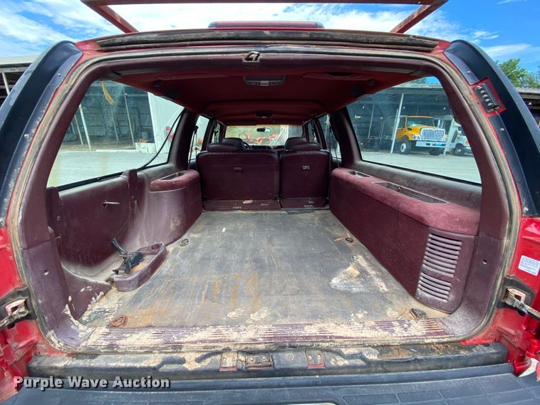 image for item HG9221 1997 Chevrolet Suburban K2500  SUV