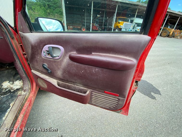 image for item HG9221 1997 Chevrolet Suburban K2500  SUV