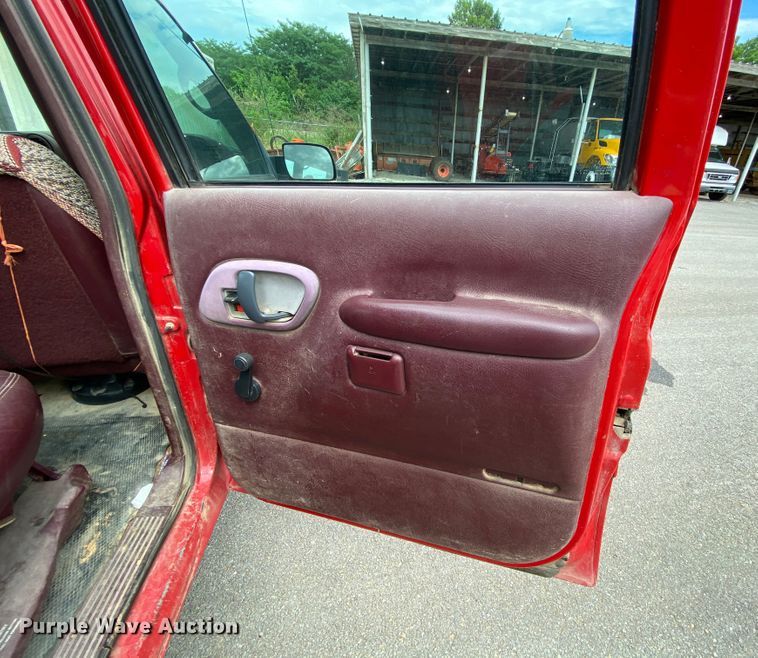 image for item HG9221 1997 Chevrolet Suburban K2500  SUV