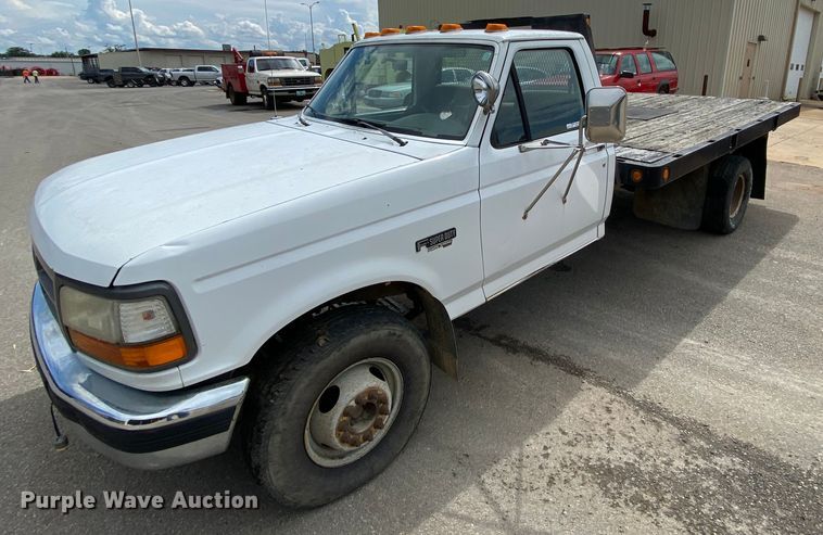 image for item HG9222 1995 Ford F450 Super Duty  flatbed truck