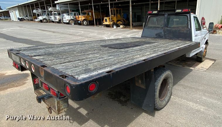 image for item HG9222 1995 Ford F450 Super Duty  flatbed truck