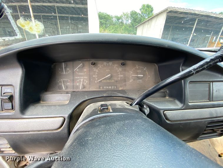 image for item HG9222 1995 Ford F450 Super Duty  flatbed truck