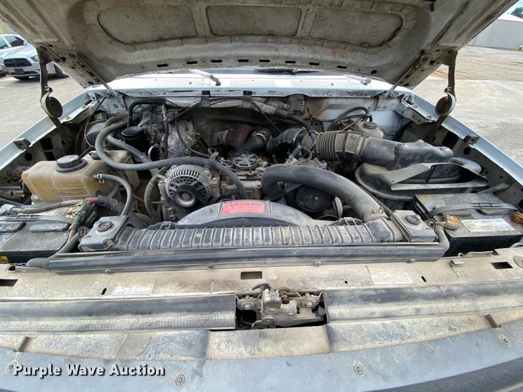 image for item HG9222 1995 Ford F450 Super Duty  flatbed truck