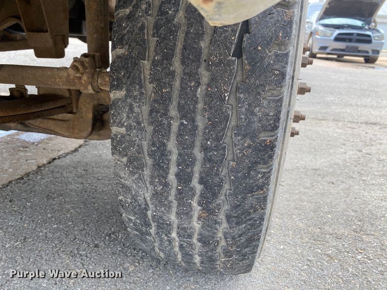 image for item HG9222 1995 Ford F450 Super Duty  flatbed truck