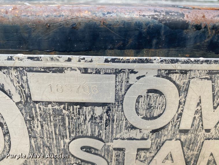 image for item HG9222 1995 Ford F450 Super Duty  flatbed truck