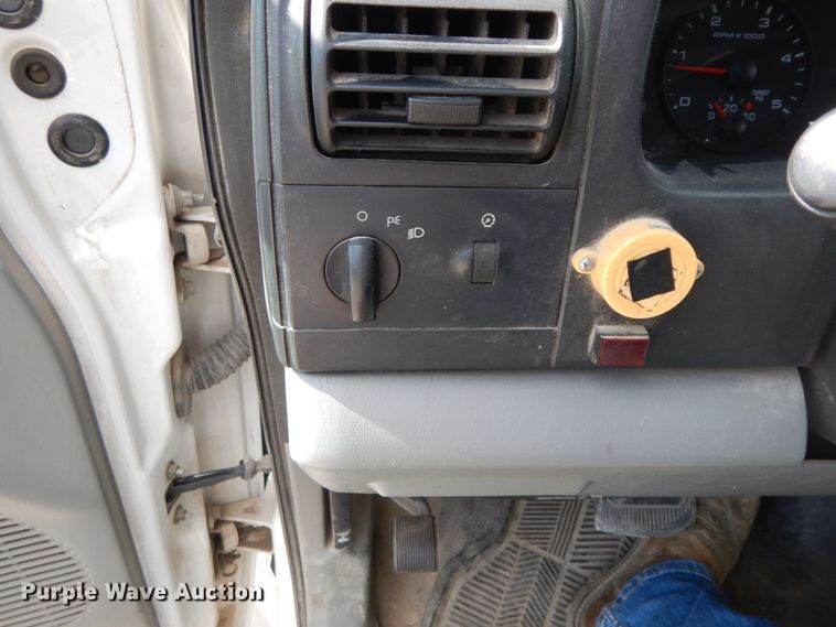 image for item HJ9511 2007 Ford F450 Super Duty XL  flat dump bed truck