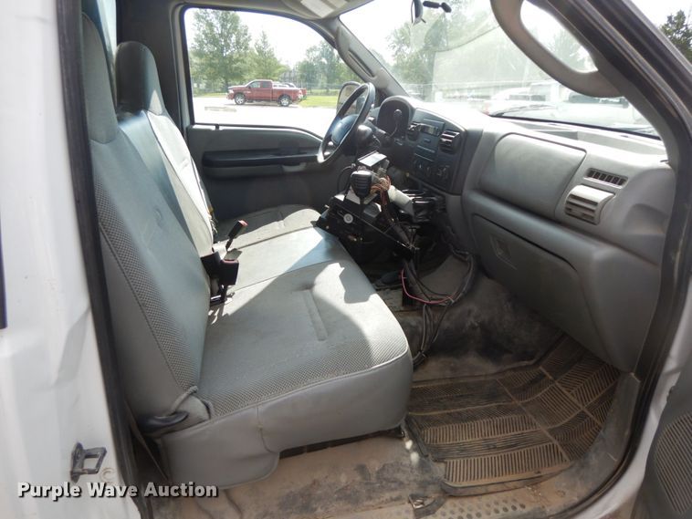 image for item HJ9511 2007 Ford F450 Super Duty XL  flat dump bed truck